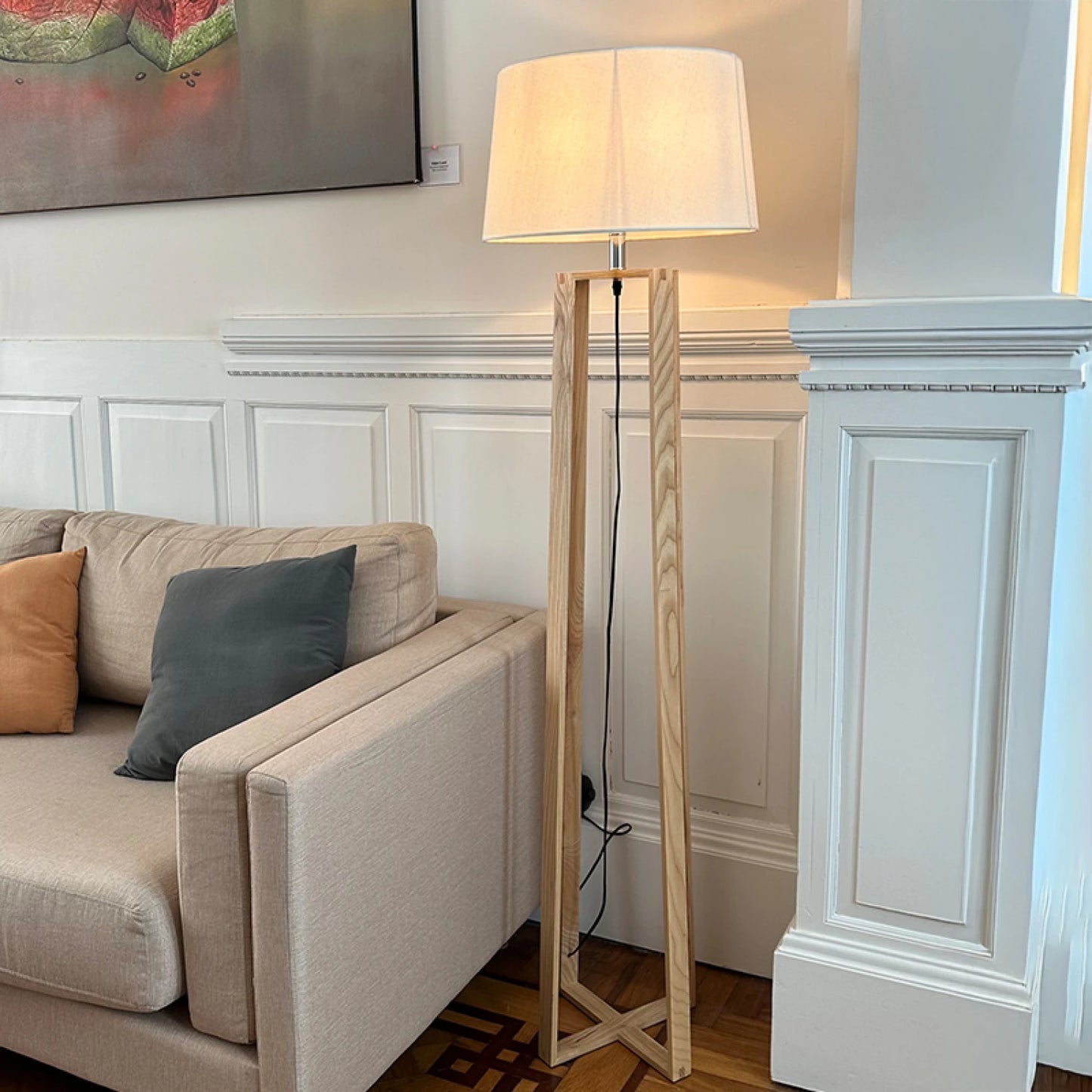 Portátil de pie, madera y pantalla de tela E27