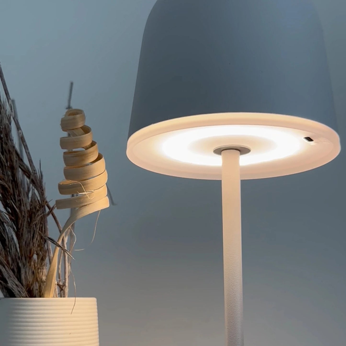 Portátil LED inalámbrica p/exterior cálida