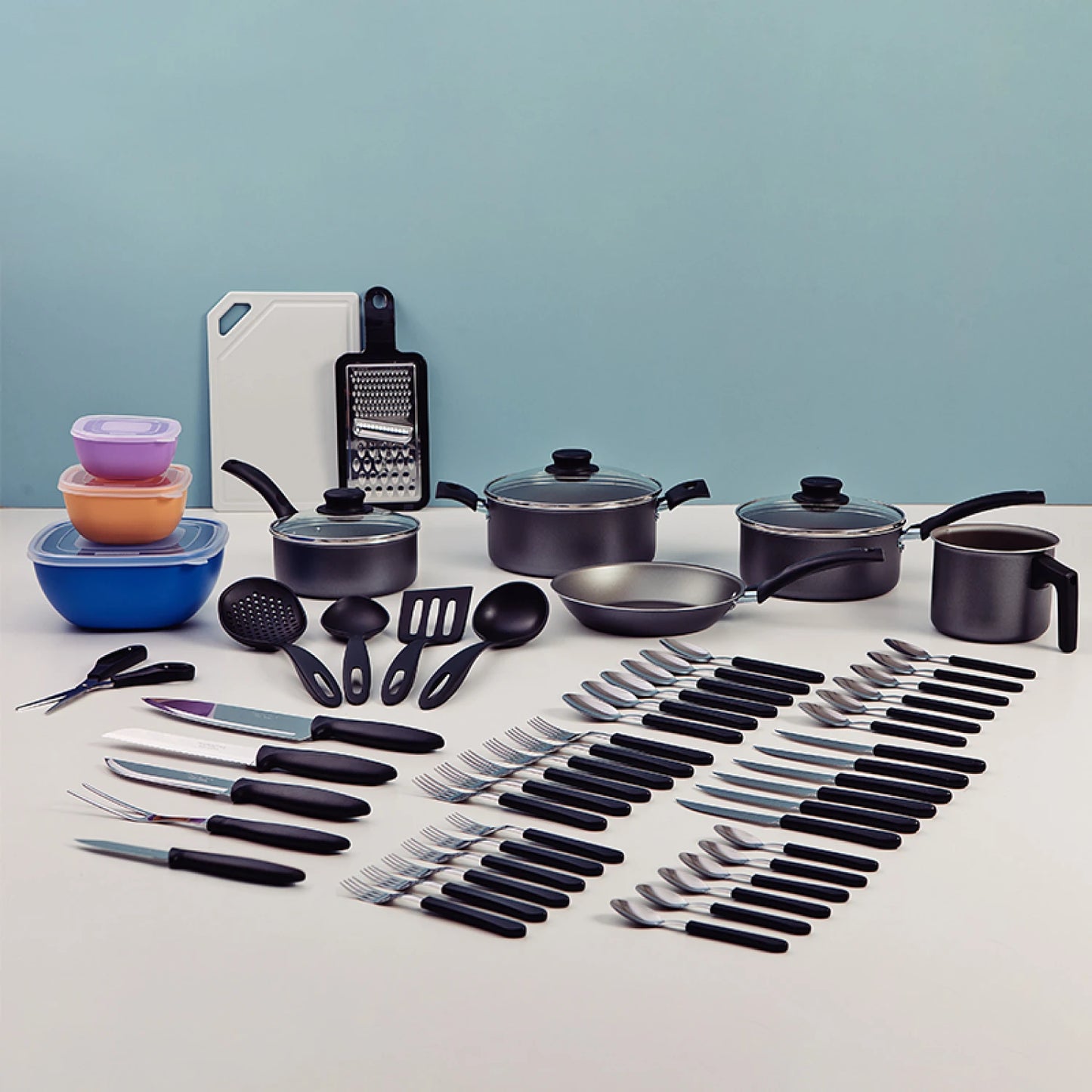 Batería de cocina Starflon + cubiertos 56pzs negro