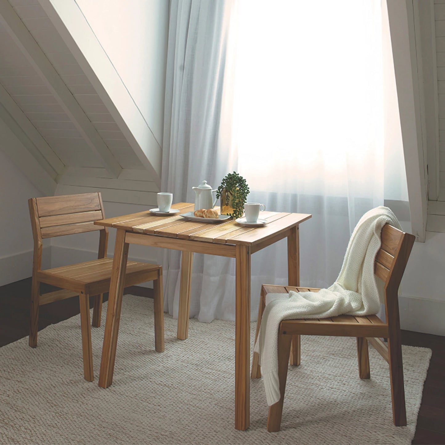 Mesa cuadrada de madera 74cm. "VERONA"